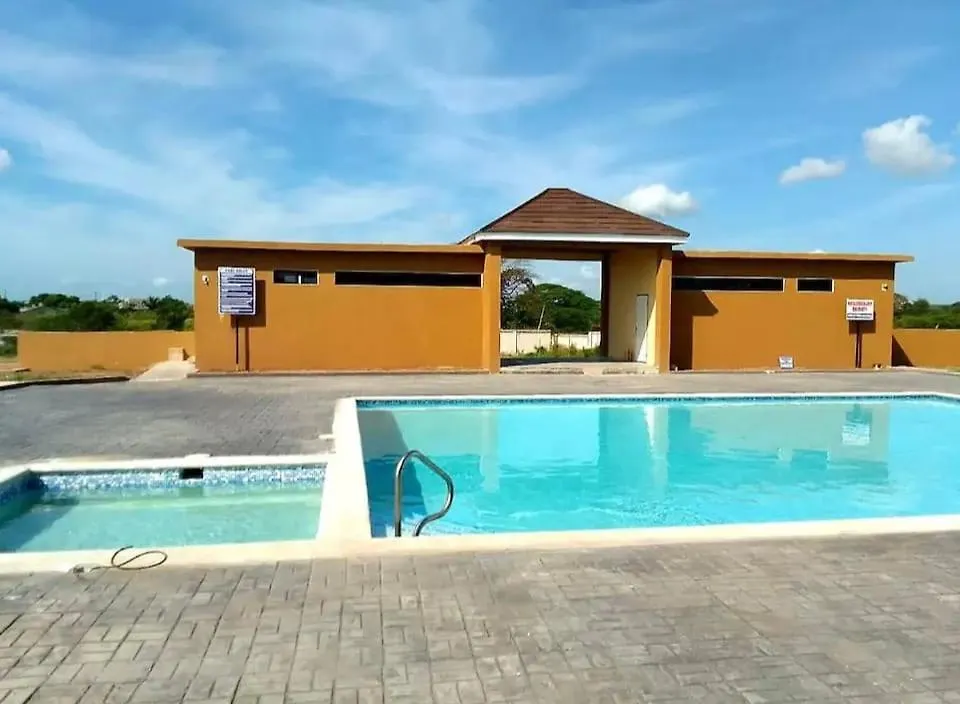 Villa Luxe Oasis The Manor Old Harbour